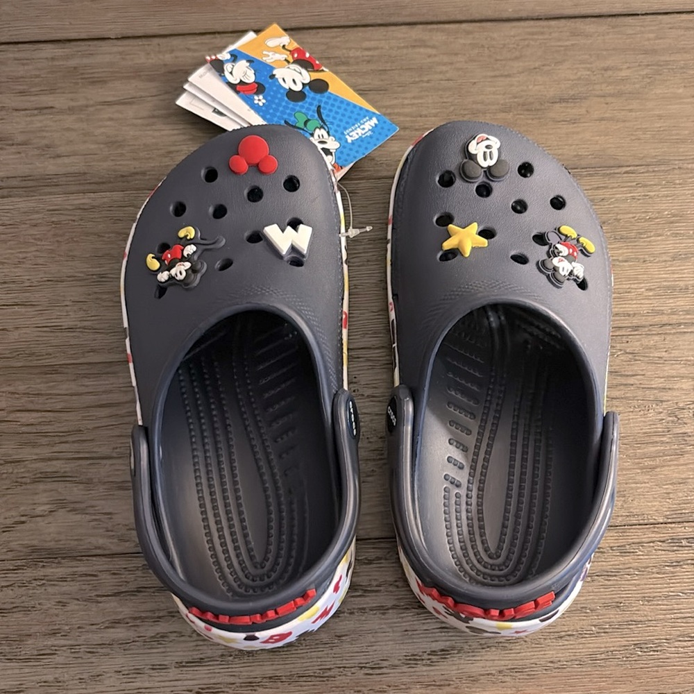 NWT [CROCS] Mickey & Friends Classic Slip-On Clog Sandals Kids Size J1 (5+) - Picture 7 of 15